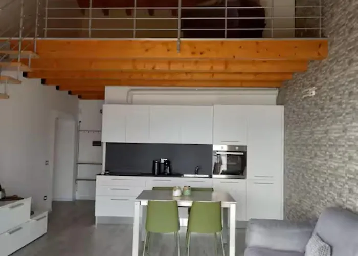 Luxury Lakeview Loft Apartmán *